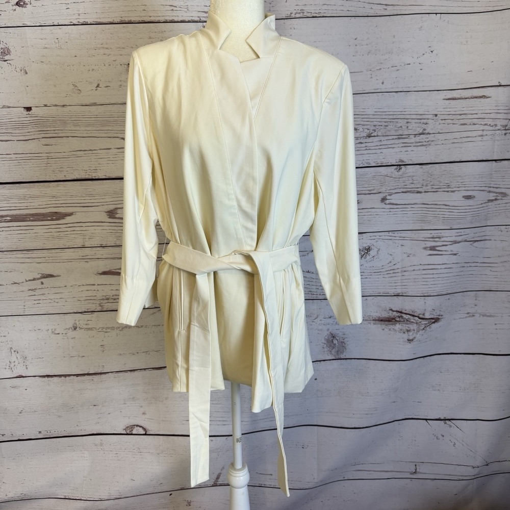 Wynne Layers Womens Size 1X Ivory Belted Open Front Stretch Blazer Jacket NWOT